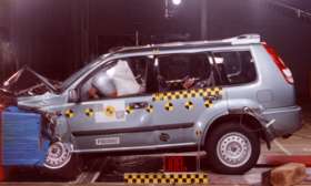 Nissan x-trail 2002 crash test #10