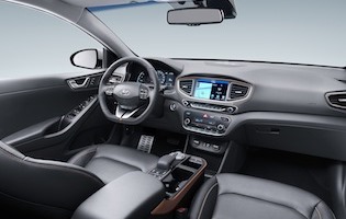gek geworden Benadrukken Zuiver Car reviews | Hyundai Ioniq Electric Premium SE | AA